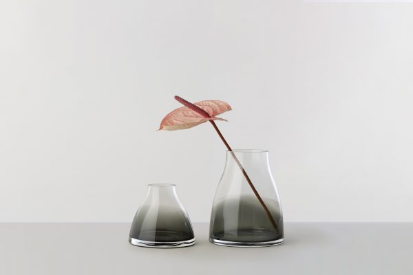 Ro Collection Flower vase no. 2 "Smoked Grey"