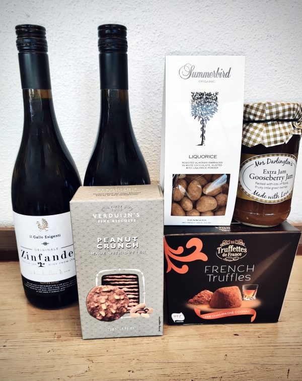 Gavekurv, 2 fl. vin & specialiteter