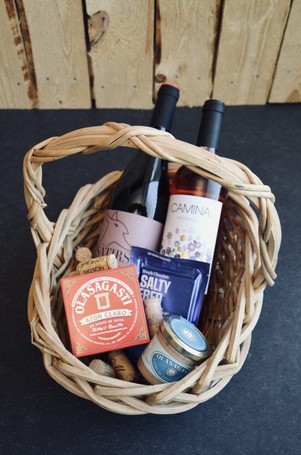 Gavekurv m. Vin & Specialiteter