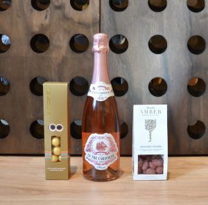 Lyserøde bobler, chokolade/lakrids & mandler