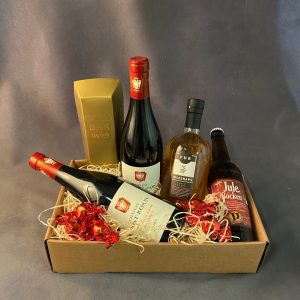 Julekurv fyldt med lækkerier