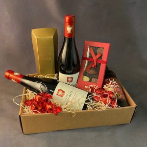 Julekurv fyldt med lækkerier