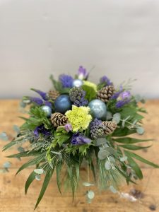 Smuk blålig julebuket