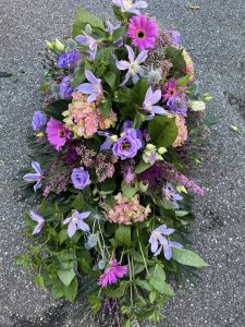 Båredekoration i violette farver