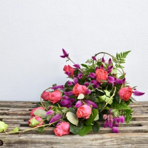 Bårebuket i hvid, rosa og violet